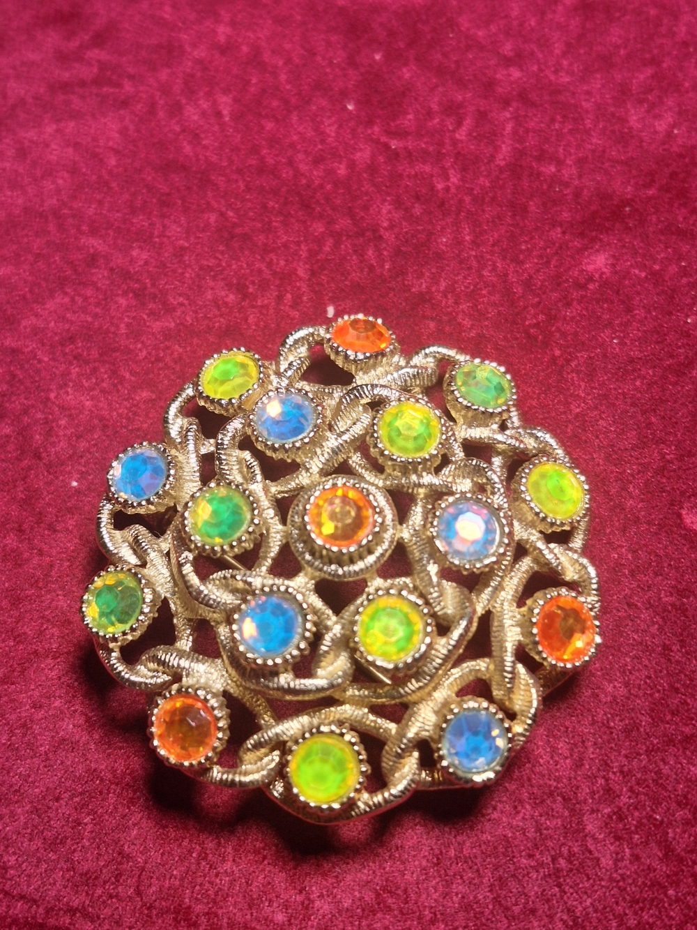 Vintage Sarah Cov Uranium Glass Brooch